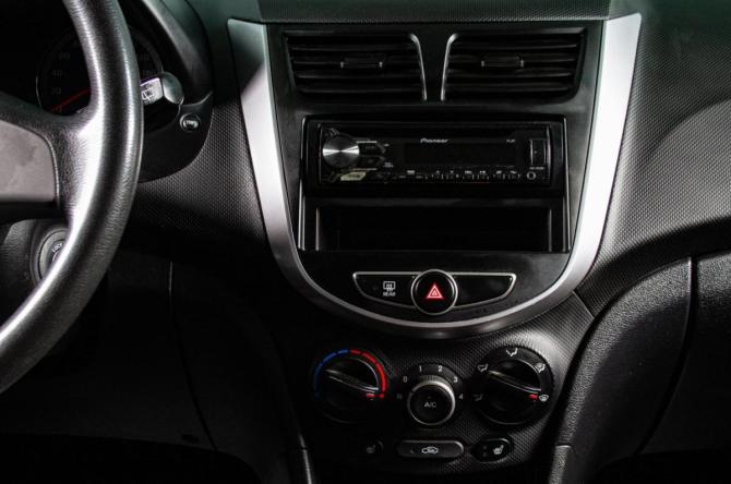 Hyundai Solaris I Рестайлинг с пробегом 2016 года, цена 1 279 000 рублей, 80500 км, хэтчбек, Автокод Объявления