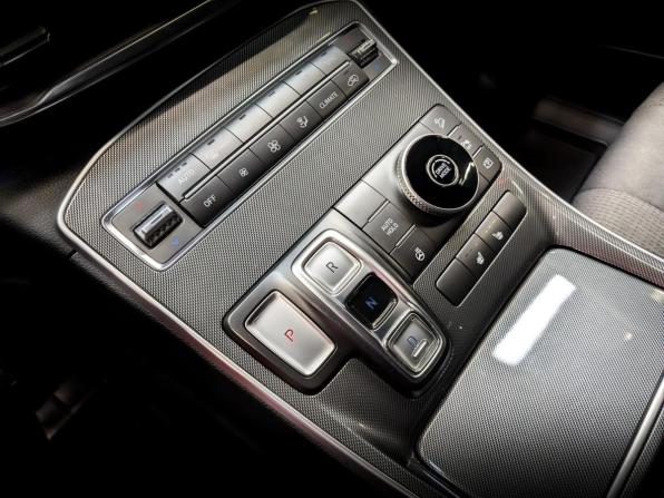 Hyundai Santa Fe IV Рестайлинг с пробегом 2022 года, цена 3 350 000 рублей, 29354 км, внедорожник, Автокод Объявления