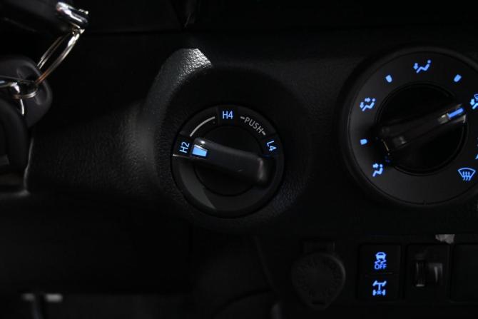 Toyota Hilux VIII Рестайлинг с пробегом 2025 года, цена 7 150 000 рублей, 43 км, пикап, Автокод Объявления