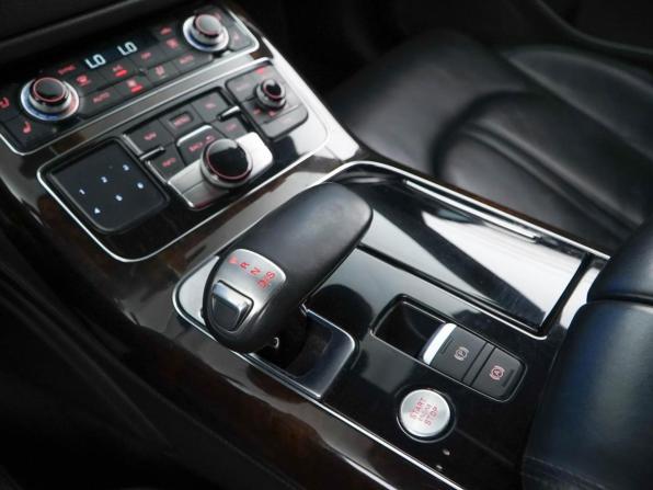 Audi A8 III (D4) Рестайлинг с пробегом 2014 года, цена 2 300 777 рублей, 241380 км, седан, Автокод Объявления