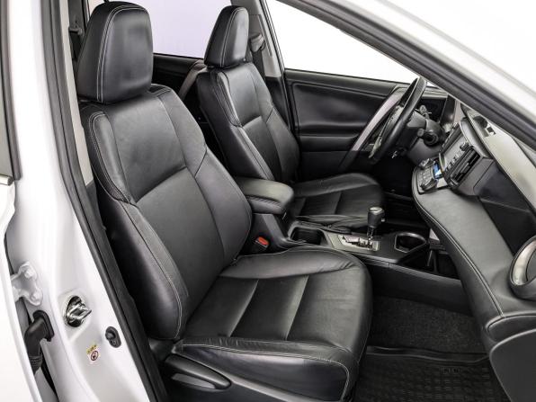 Toyota RAV4 IV (XA40) Рестайлинг с пробегом 2019 года, цена 2 670 000 рублей, 154437 км, внедорожник, Автокод Объявления