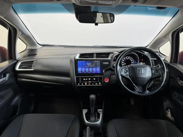 Honda Fit III Рестайлинг с пробегом 2018 года, цена 1 019 000 рублей, 60696 км, хэтчбек, Автокод Объявления