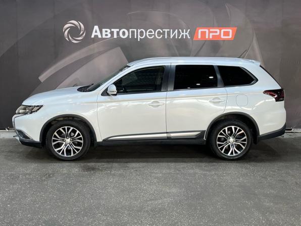 Mitsubishi Outlander III Рестайлинг 2 с пробегом 2015 года, цена 1 515 000 рублей, 192412 км, внедорожник, Автокод Объявления