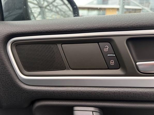 Volkswagen Touareg II с пробегом 2011 года, цена 1 345 000 рублей, 541000 км, внедорожник, Автокод Объявления