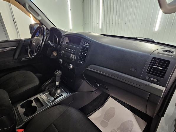 Mitsubishi Pajero IV Рестайлинг 1 с пробегом 2011 года, цена 1 810 000 рублей, 227083 км, внедорожник, Автокод Объявления