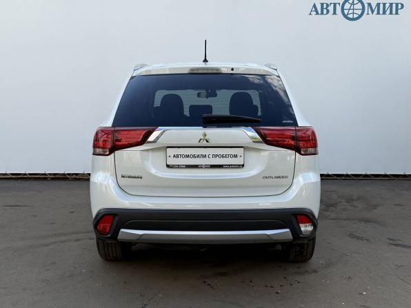 Mitsubishi Outlander III Рестайлинг 2 с пробегом 2015 года, цена 2 300 000 рублей, 27789 км, внедорожник, Автокод Объявления