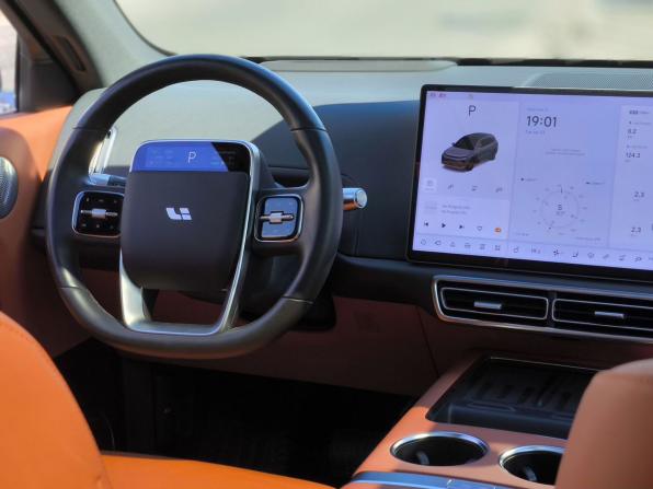 Li Auto (Lixiang) L6 с пробегом 2024 года, цена 7 500 000 рублей, 5031 км, внедорожник, Автокод Объявления