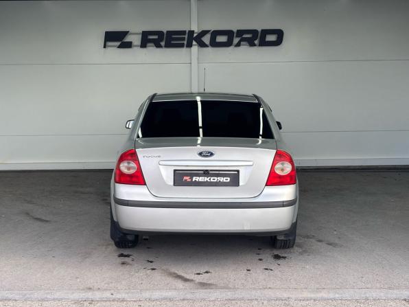 Ford Focus II с пробегом 2006 года, цена 379 000 рублей, 329325 км, седан, Автокод Объявления