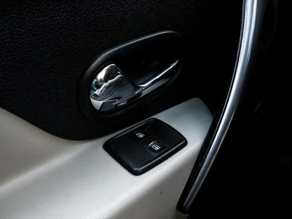 Renault Logan II с пробегом 2015 года, цена 889 000 рублей, 77435 км, седан, Автокод Объявления