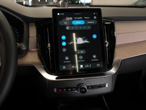 Volvo XC90 II Рестайлинг 2 с пробегом 2025 года, цена 9 750 000 рублей, 11 км, внедорожник, Автокод Объявления