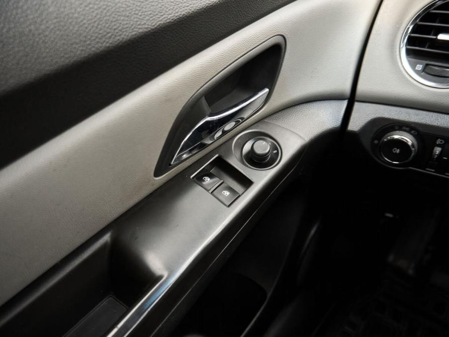 Chevrolet Cruze I Рестайлинг Казань  - изображение 12