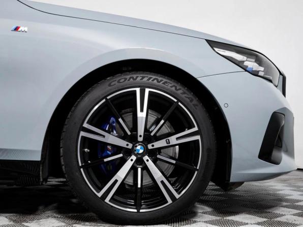 BMW 5 серии VIII (G60/G61/G68) с пробегом 2025 года, цена 7 950 000 рублей, 11500 км, седан, Автокод Объявления