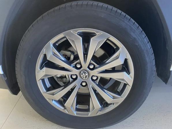 Toyota RAV4 V (XA50) с пробегом 2023 года, цена 3 650 000 рублей, 44421 км, внедорожник, Автокод Объявления