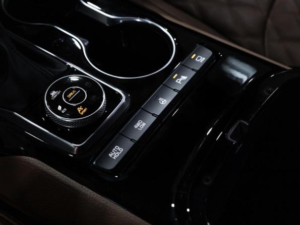 Kia Mohave I Рестайлинг 2 с пробегом 2022 года, цена 5 399 000 рублей, 47598 км, внедорожник, Автокод Объявления