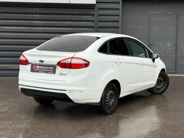 Ford Fiesta Mk6 Рестайлинг с пробегом 2015 года, цена 740 000 рублей, 135100 км, седан, Автокод Объявления