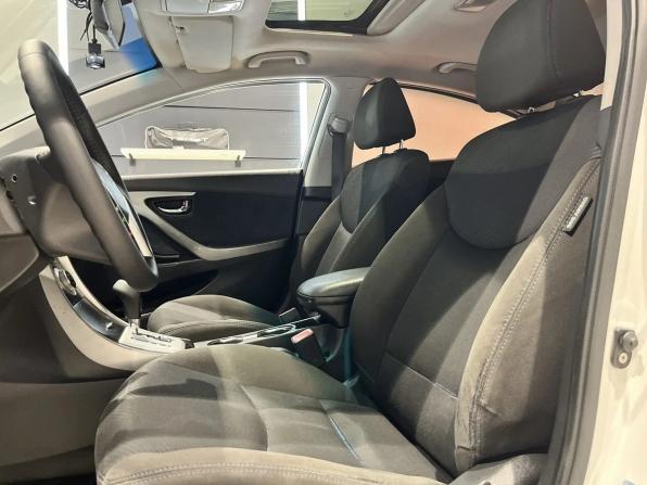 Hyundai Avante V с пробегом 2011 года, цена 1 050 000 рублей, 156702 км, седан, Автокод Объявления