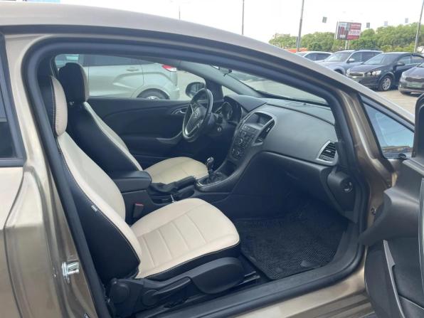 Opel Astra J Рестайлинг с пробегом 2014 года, цена 831 000 рублей, 235308 км, хэтчбек, Автокод Объявления