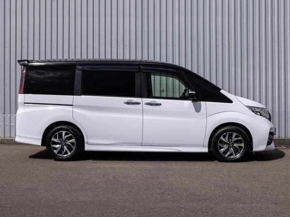 Honda Stepwgn V с пробегом 2015 года, цена 2 299 000 рублей, 105093 км, минивэн, Автокод Объявления