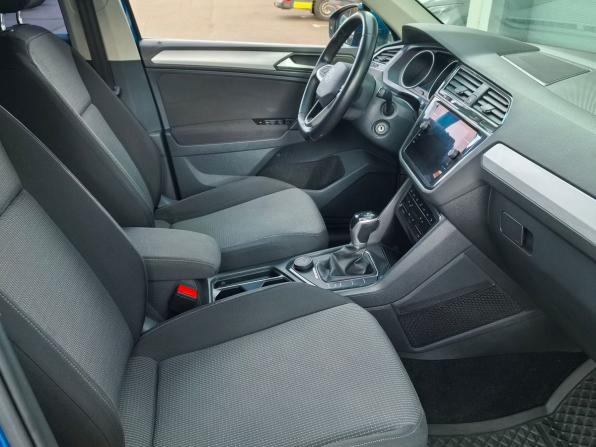 Volkswagen Tiguan II Рестайлинг с пробегом 2021 года, цена 2 740 000 рублей, 67938 км, внедорожник, Автокод Объявления