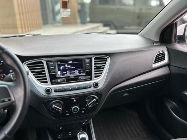 Hyundai Solaris II Рестайлинг с пробегом 2021 года, цена 1 139 000 рублей, 135459 км, седан, Автокод Объявления