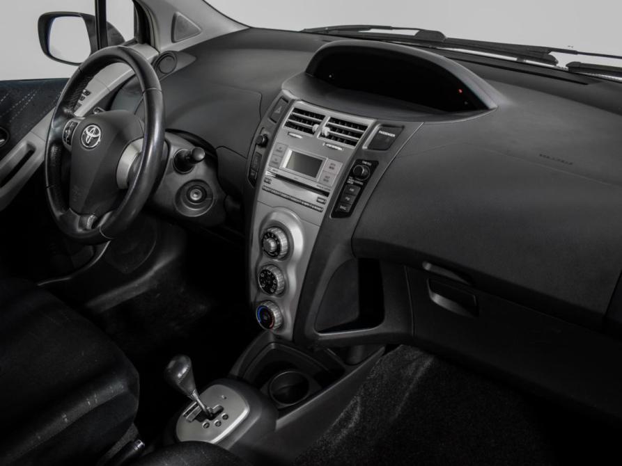 Toyota Yaris II Москва  - изображение 10