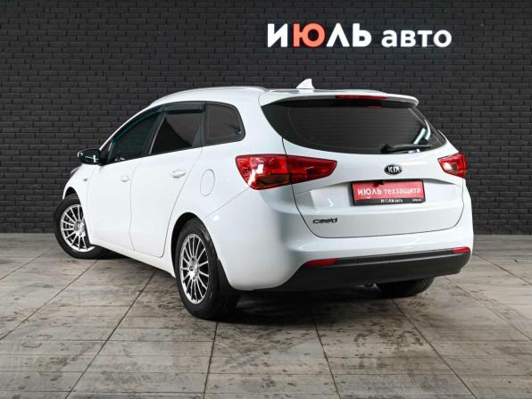 Kia Ceed II Рестайлинг с пробегом 2018 года, цена 1 420 000 рублей, 156466 км, универсал, Автокод Объявления