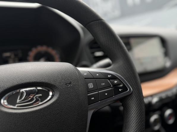 Lada (ВАЗ) Vesta I Рестайлинг (NG) с пробегом 2024 года, цена 1 329 000 рублей, 55668 км, седан, Автокод Объявления