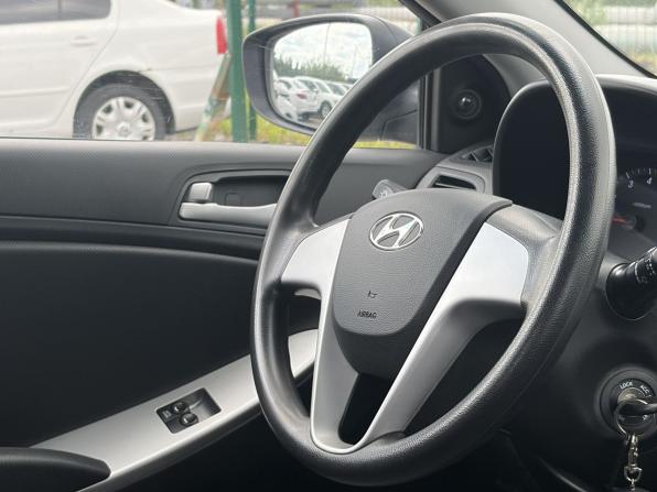 Hyundai Solaris I с пробегом 2013 года, цена 649 000 рублей, 207000 км, седан, Автокод Объявления