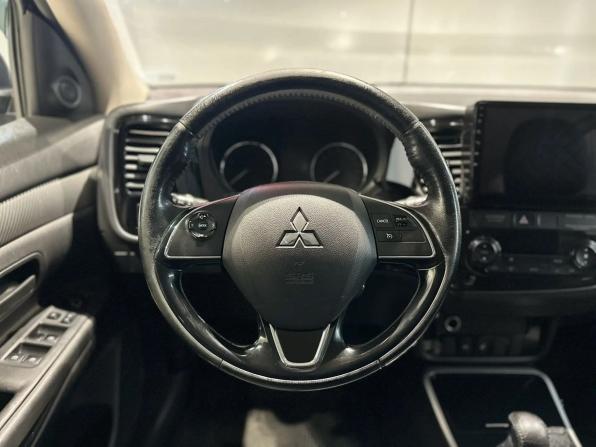 Mitsubishi Outlander III Рестайлинг 2 с пробегом 2018 года, цена 1 685 000 рублей, 162000 км, внедорожник, Автокод Объявления