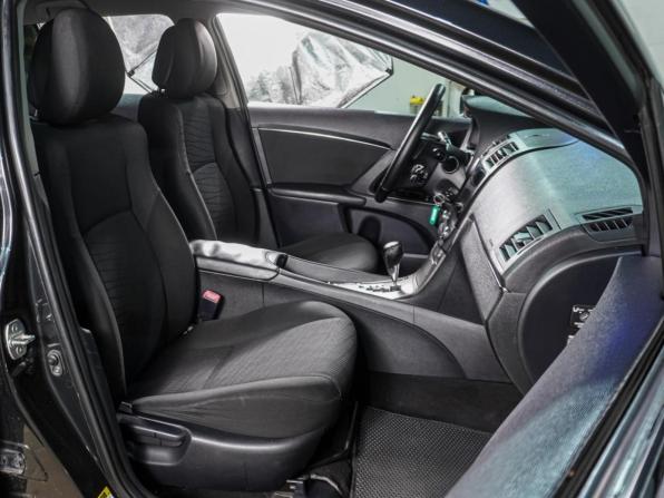 Toyota Avensis III с пробегом 2010 года, цена 1 099 000 рублей, 198850 км, универсал, Автокод Объявления