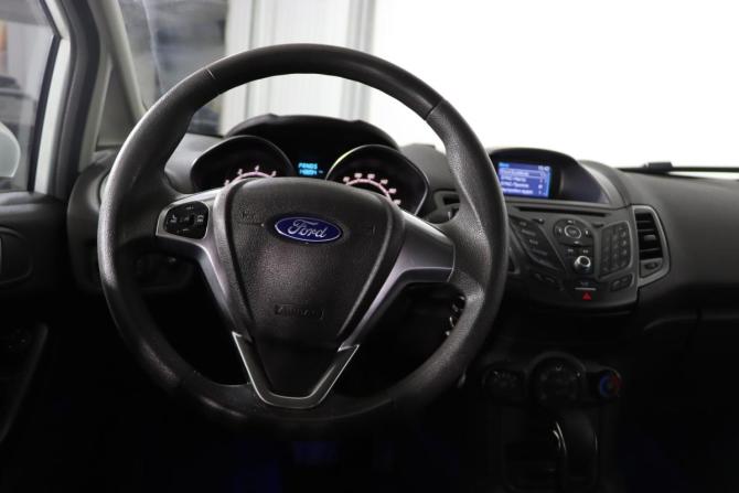 Ford Fiesta Mk6 Рестайлинг с пробегом 2015 года, цена 649 990 рублей, 148893 км, седан, Автокод Объявления
