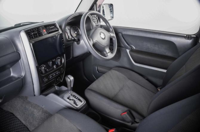 Suzuki Jimny III Рестайлинг 2 с пробегом 2012 года, цена 1 099 000 рублей, 97300 км, внедорожник, Автокод Объявления
