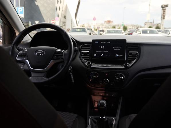 Hyundai Solaris II Рестайлинг с пробегом 2020 года, цена 1 365 000 рублей, 109899 км, седан, Автокод Объявления