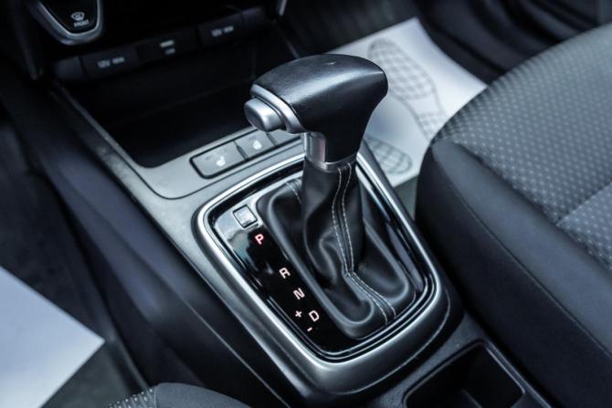 Kia Rio IV Рестайлинг с пробегом 2021 года, цена 1 394 000 рублей, 22000 км, хэтчбек, Автокод Объявления