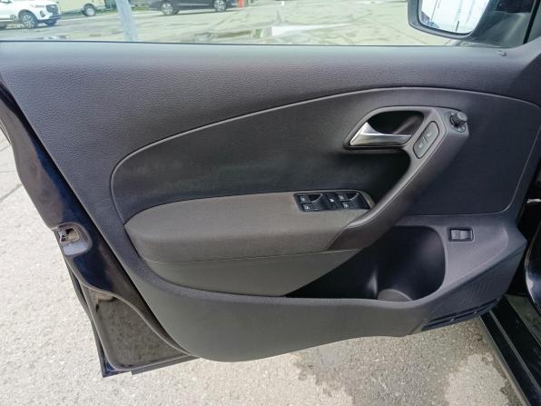 Volkswagen Polo V Рестайлинг с пробегом 2016 года, цена 1 149 995 рублей, 67509 км, седан, Автокод Объявления