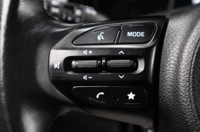 Kia Rio IV Рестайлинг с пробегом 2021 года, цена 1 789 000 рублей, 117700 км, хэтчбек, Автокод Объявления
