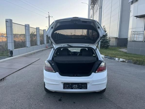 Opel Astra H Рестайлинг с пробегом 2011 года, цена 398 000 рублей, 211652 км, хэтчбек, Автокод Объявления