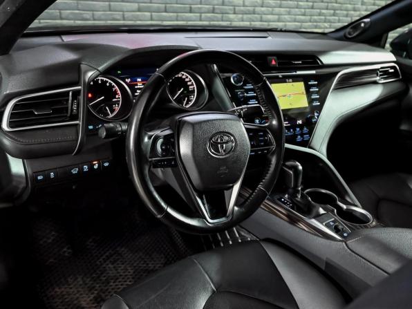 Toyota Camry VIII (XV70) Рестайлинг с пробегом 2021 года, цена 3 400 000 рублей, 143808 км, седан, Автокод Объявления