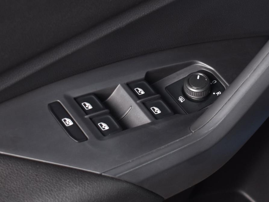 Volkswagen Jetta VII Кемерово  - изображение 25