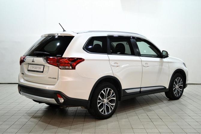 Mitsubishi Outlander III Рестайлинг 2 с пробегом 2015 года, цена 1 799 000 рублей, 116000 км, внедорожник, Автокод Объявления