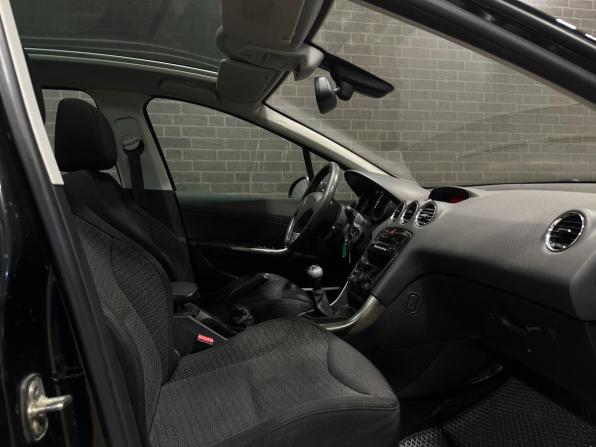 Peugeot 308 I Рестайлинг с пробегом 2011 года, цена 530 000 рублей, 216321 км, хэтчбек, Автокод Объявления