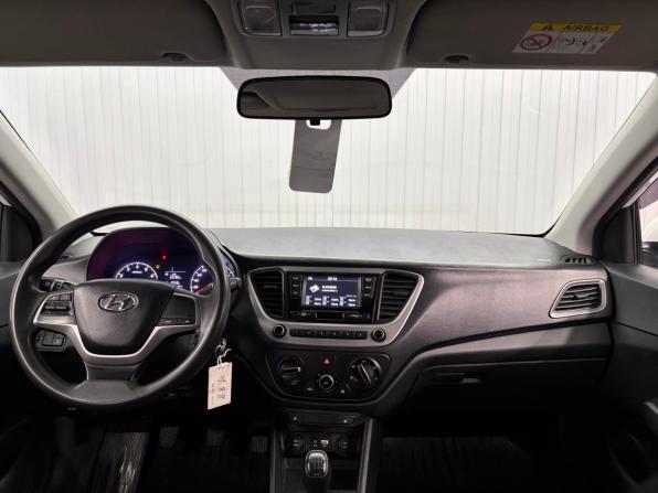 Hyundai Solaris II с пробегом 2018 года, цена 1 047 000 рублей, 99114 км, седан, Автокод Объявления