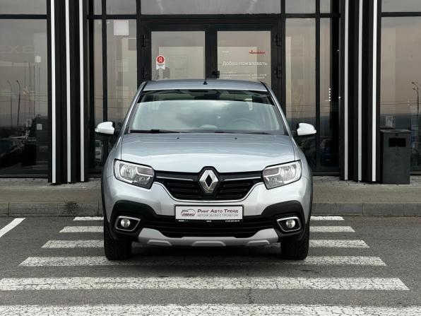 Renault Logan II Рестайлинг с пробегом 2021 года, цена 1 322 000 рублей, 33000 км, седан, Автокод Объявления