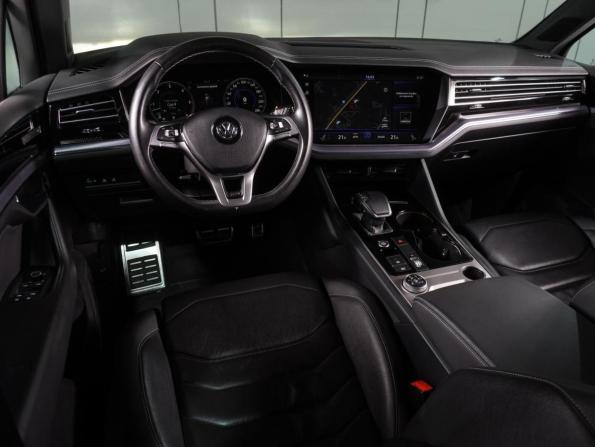 Volkswagen Touareg III с пробегом 2019 года, цена 7 999 000 рублей, 46743 км, внедорожник, Автокод Объявления
