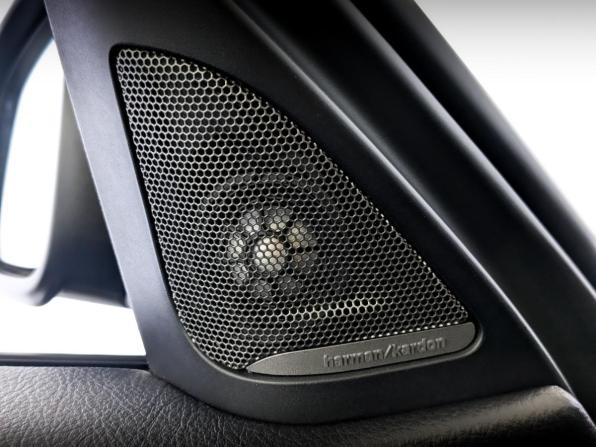 BMW 3 серии VI (F3x) Рестайлинг с пробегом 2018 года, цена 2 640 000 рублей, 99497 км, седан, Автокод Объявления