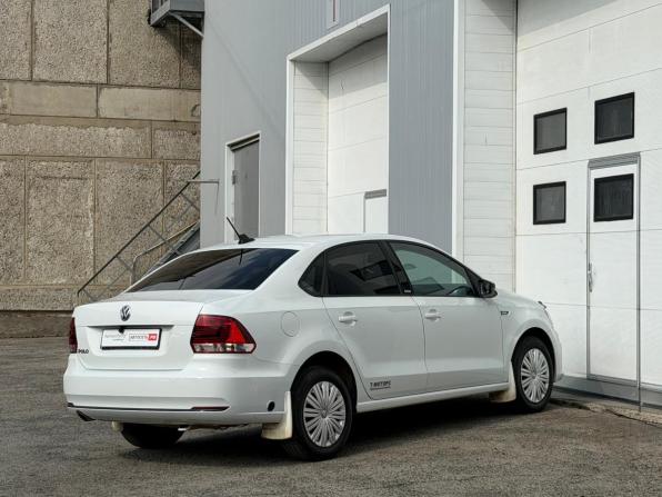 Volkswagen Polo V Рестайлинг с пробегом 2017 года, цена 1 085 300 рублей, 106616 км, седан, Автокод Объявления