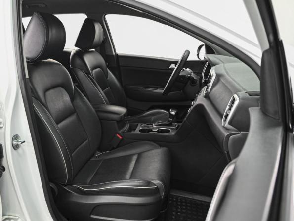 Kia Sportage IV Рестайлинг с пробегом 2018 года, цена 2 439 000 рублей, 98697 км, внедорожник, Автокод Объявления