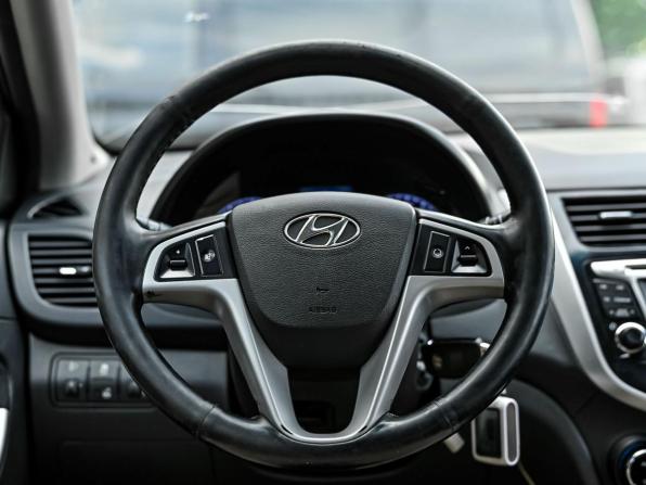 Hyundai Solaris I с пробегом 2013 года, цена 700 000 рублей, 213331 км, седан, Автокод Объявления