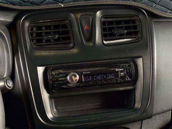 Renault Logan II с пробегом 2017 года, цена 499 995 рублей, 231560 км, седан, Автокод Объявления