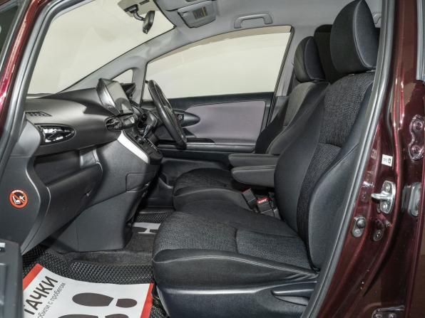 Toyota Wish II с пробегом 2011 года, цена 1 350 000 рублей, 148040 км, минивэн, Автокод Объявления